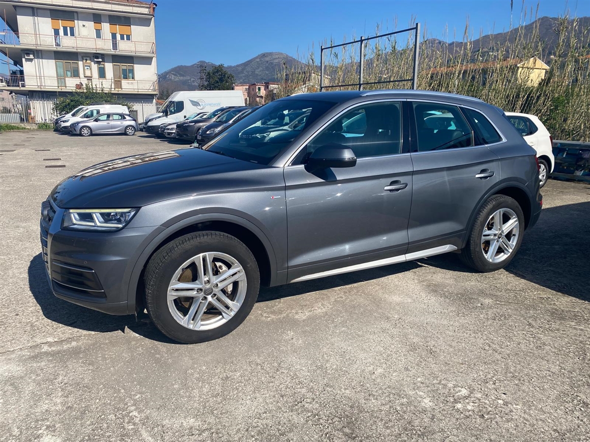 AUDI Q5 2.0  TDI BUSINESS SPORT - 1